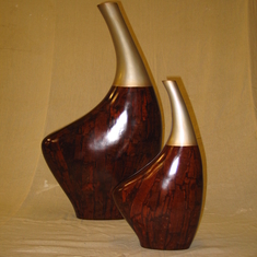 Tolowa vase